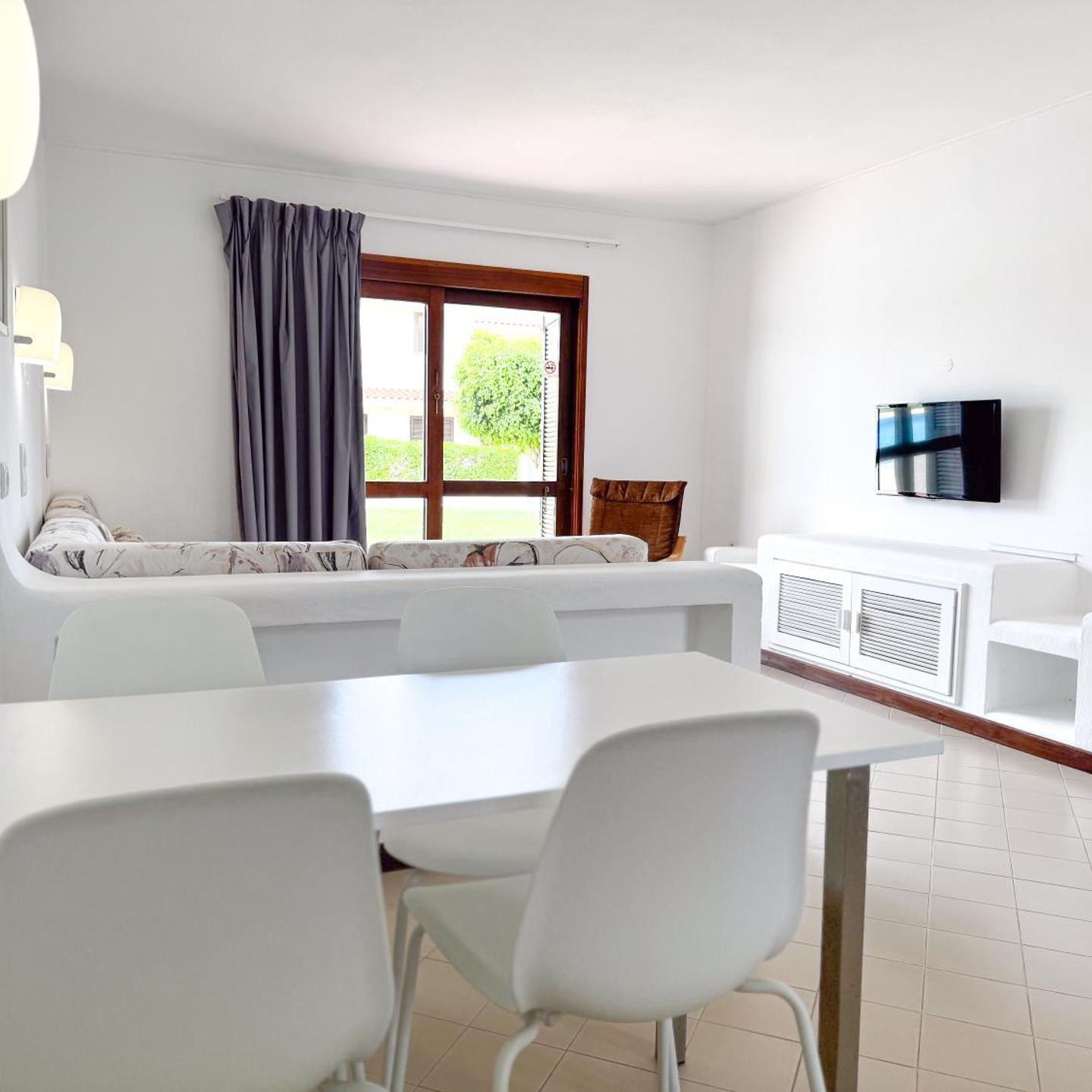 Aura Village - City Beach Apartments