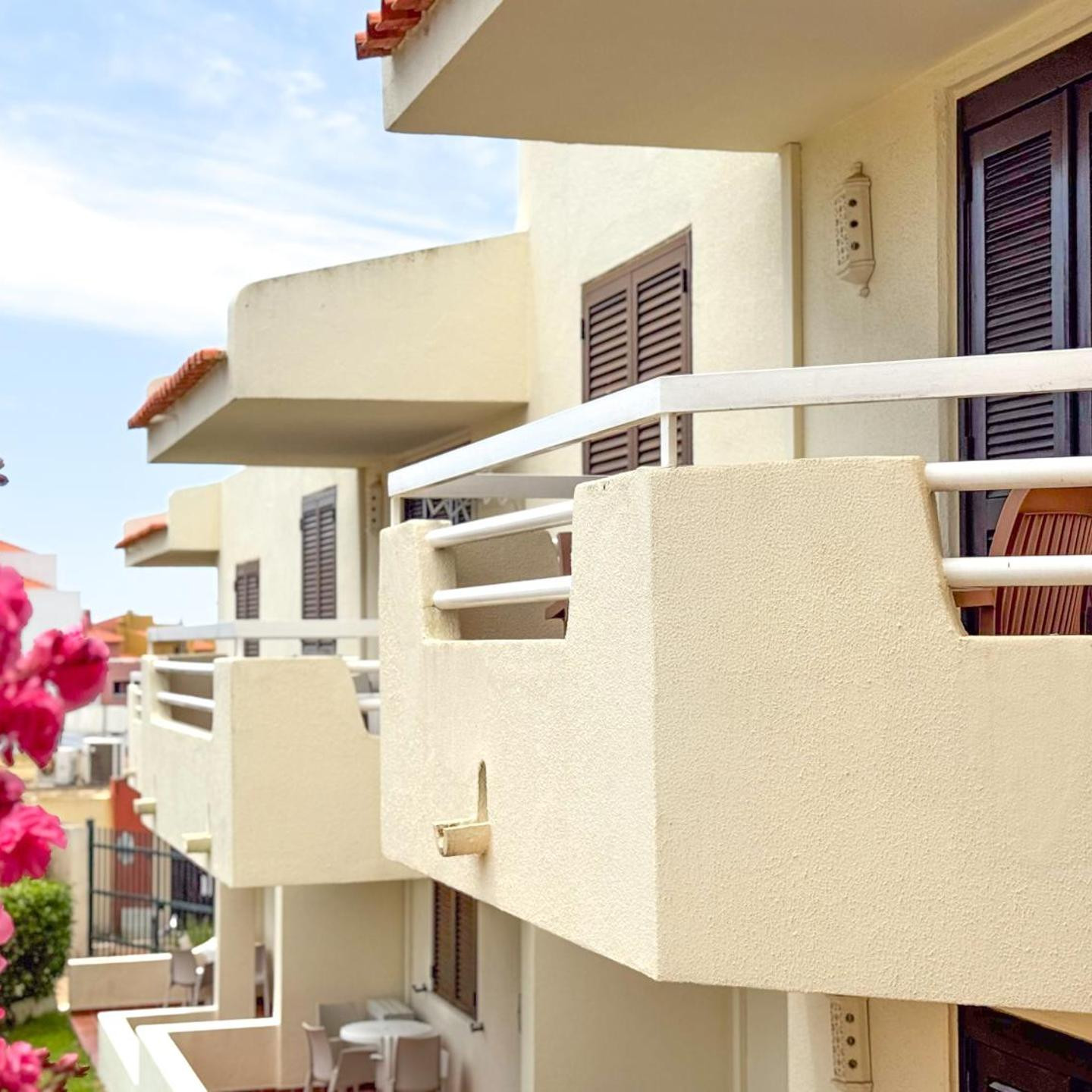 Aura Village - City Beach Apartments