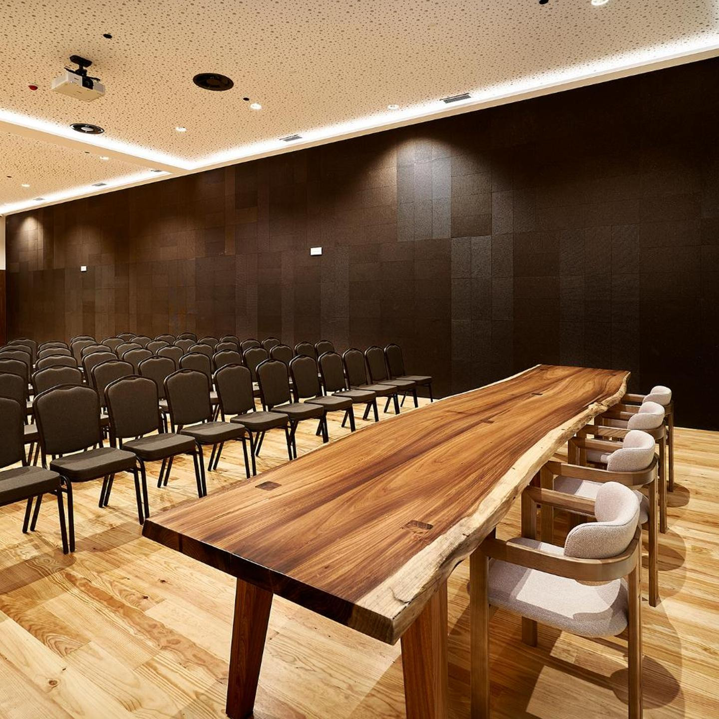 The Log Porto Hotel by Piamonte Hotels