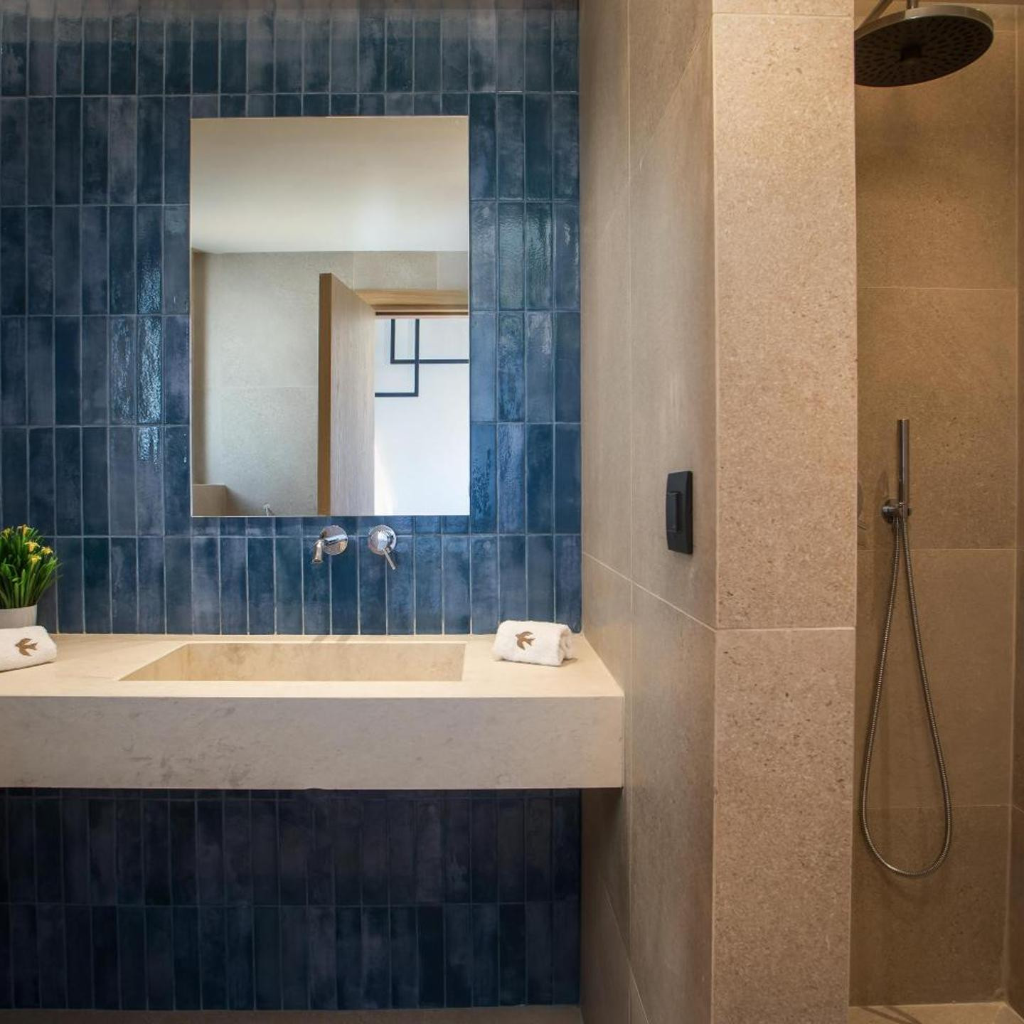 Este Elegant Suites & Villas