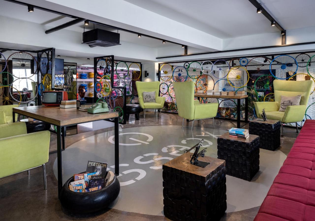 Dash Hotel Seminyak Bali