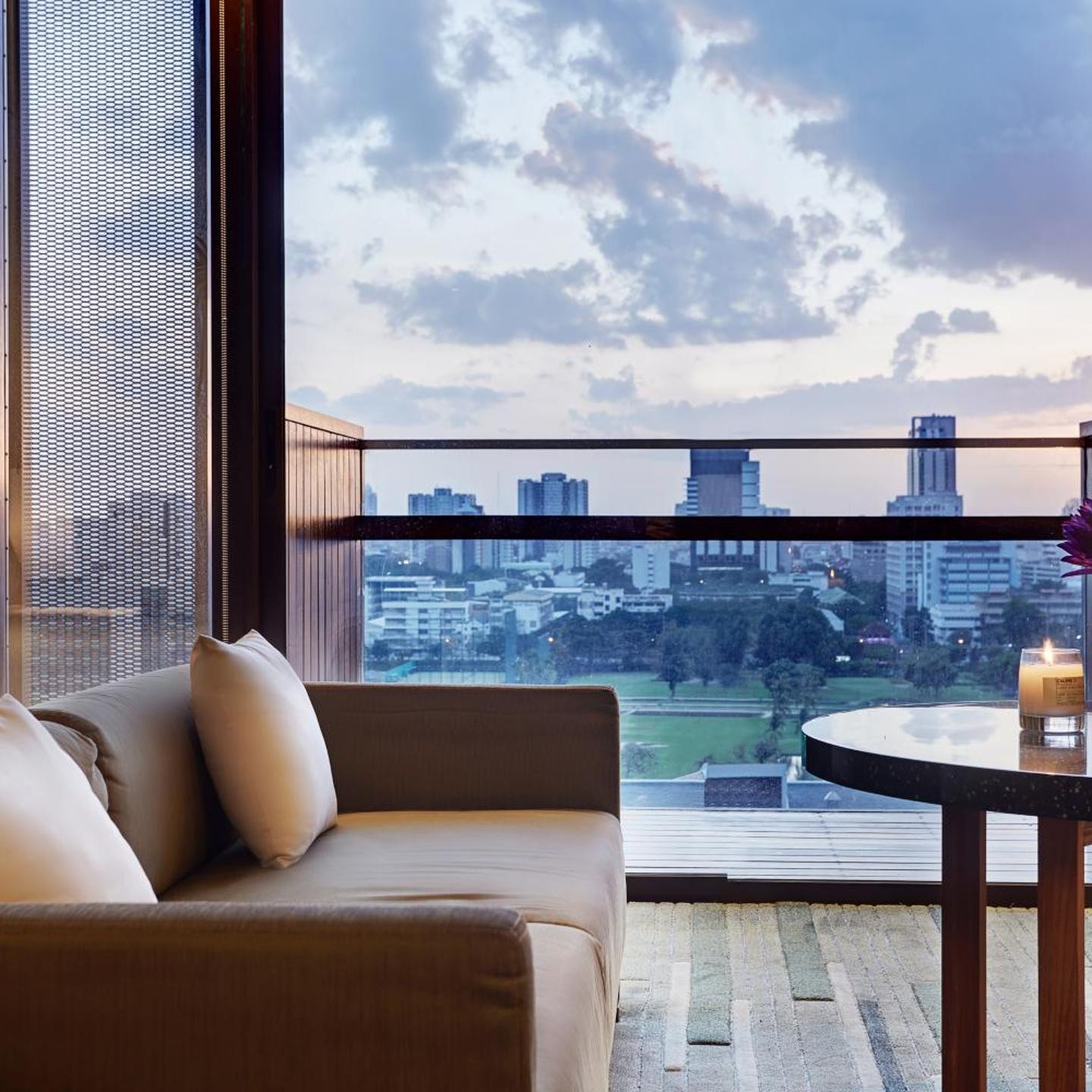 Hansar Bangkok Hotel