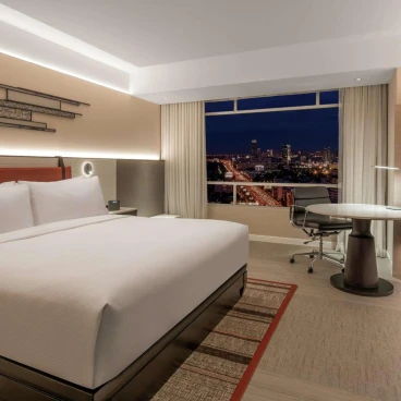 DoubleTree by Hilton Bangkok Ploenchit