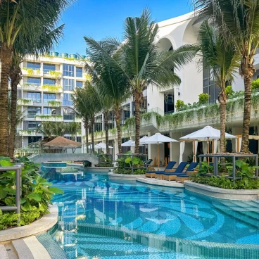 La Green Hotel and Residence