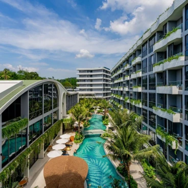 La Green Hotel and Residence