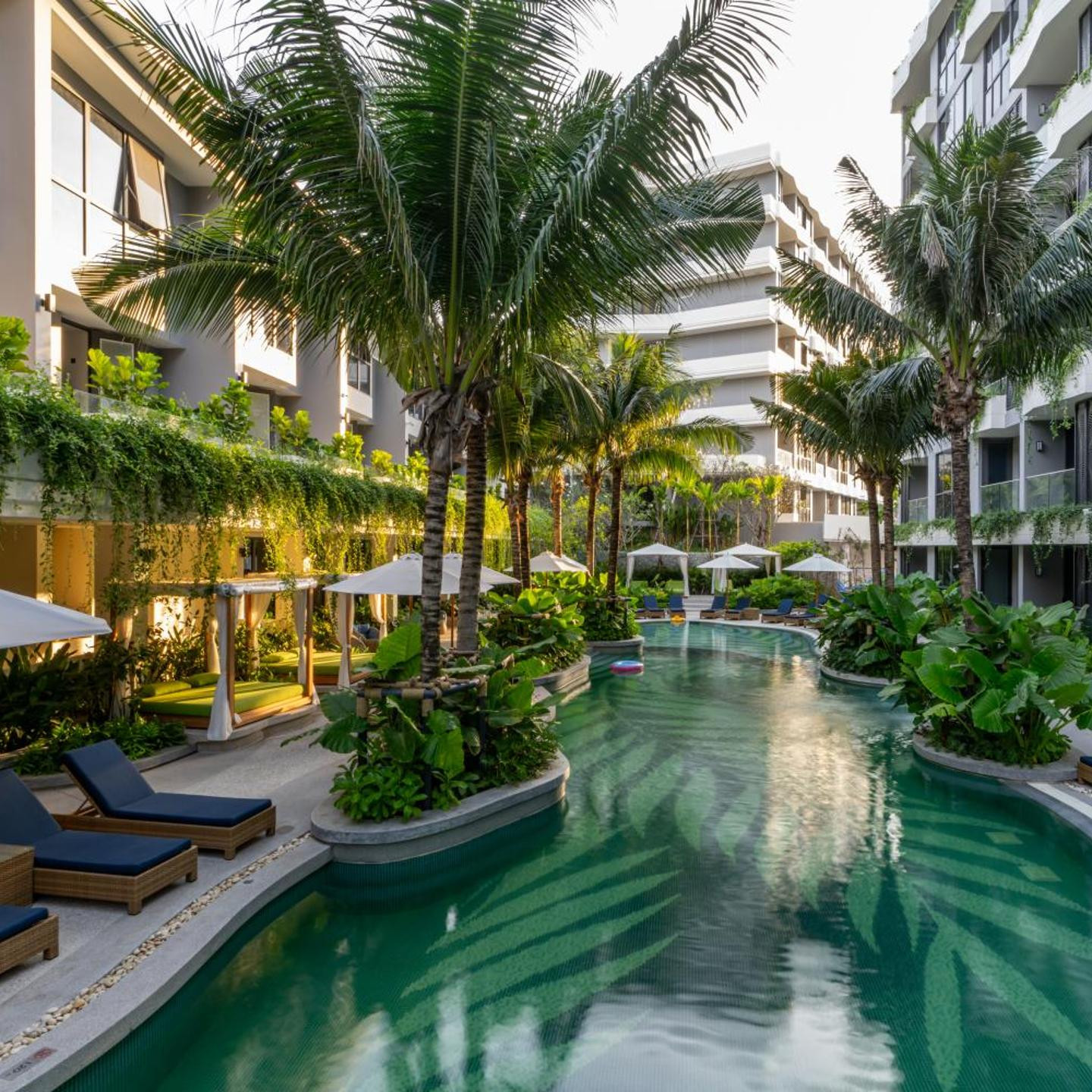 La Green Hotel and Residence