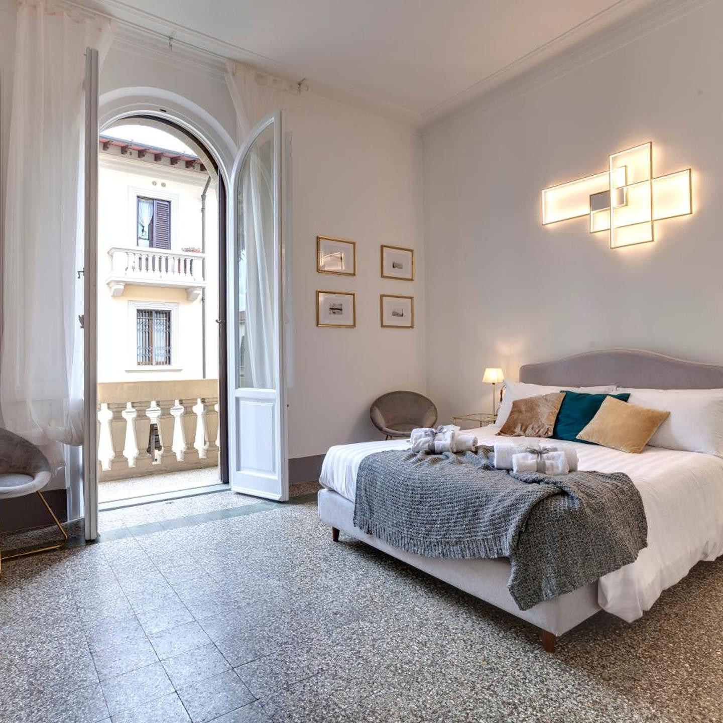 Magenta Apartment by Mamo Florence