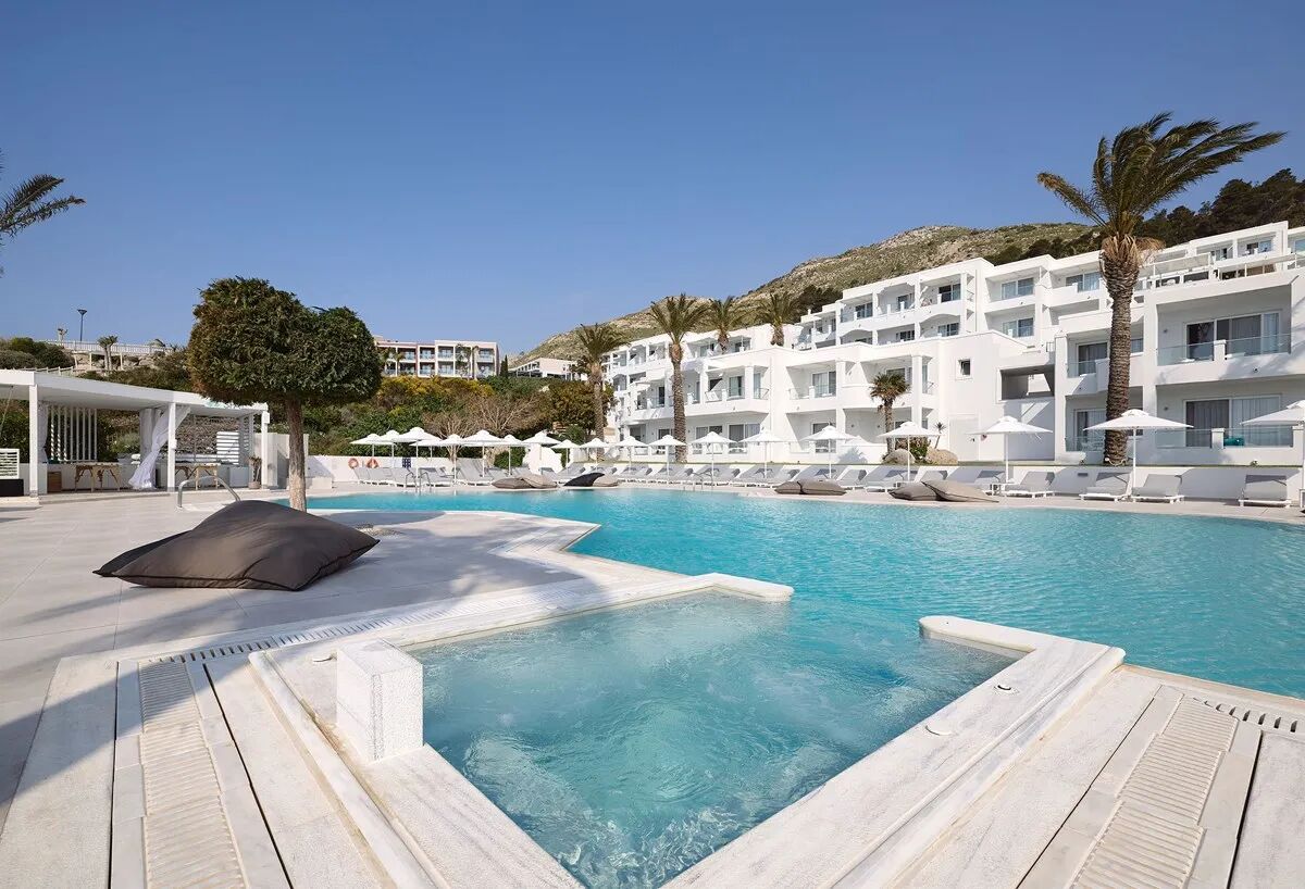 Dimitra Beach Hotel & Suites