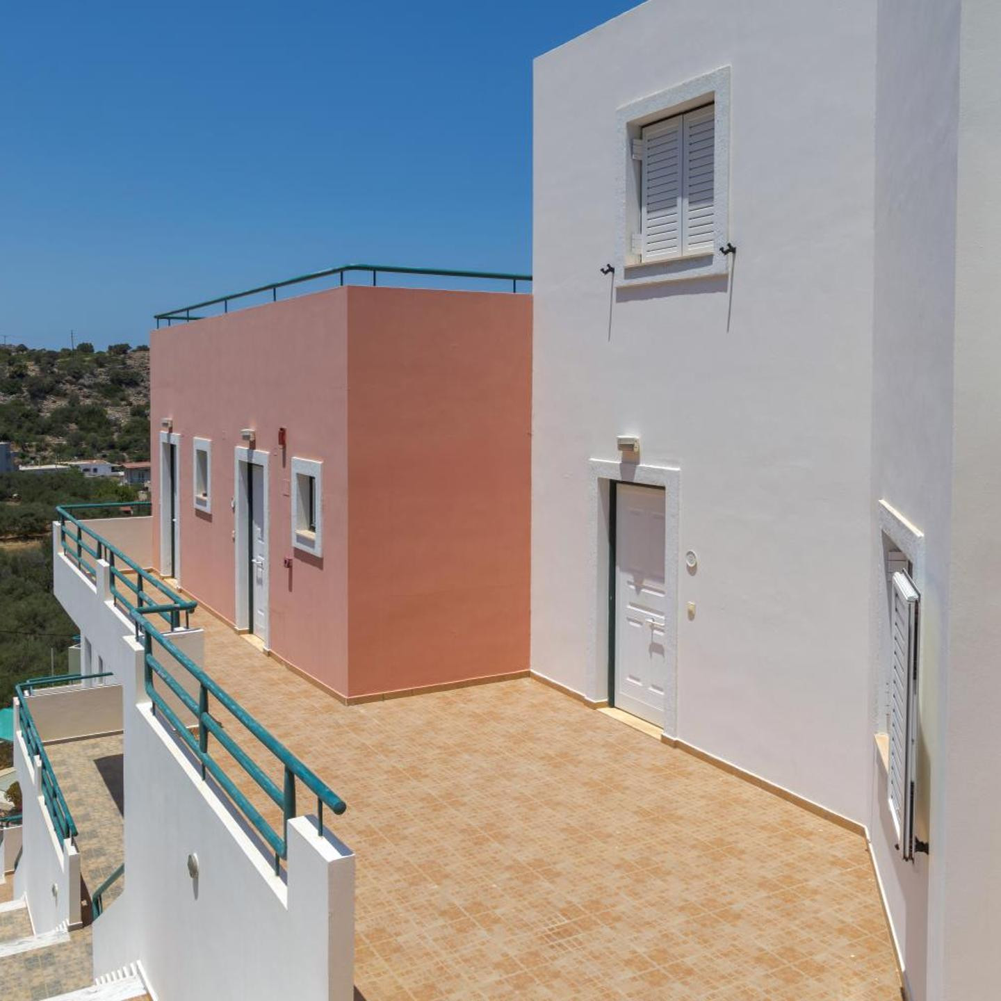 Sunny Hill by Estia ex Mary Sofi