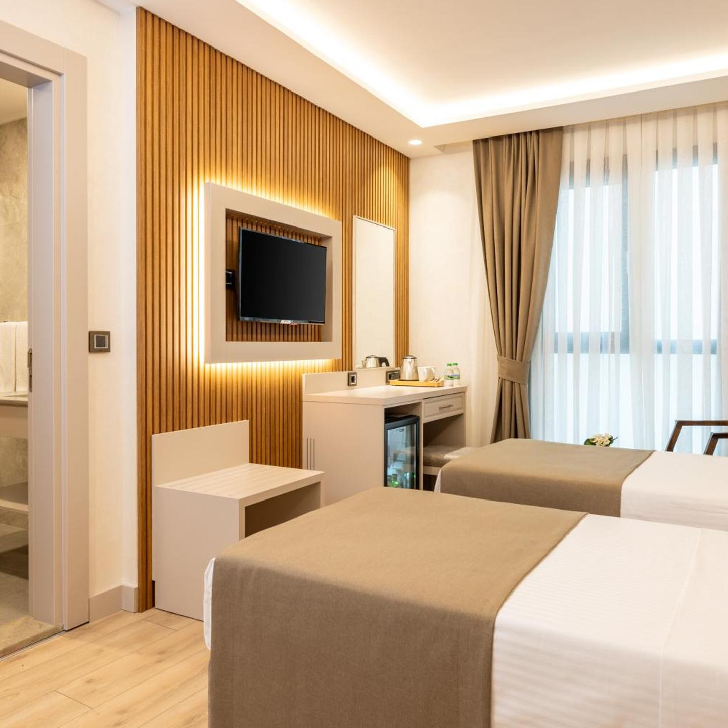 Carina Gold Hotel And Restaurant