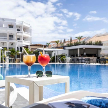 Ona Hollywood Mirage