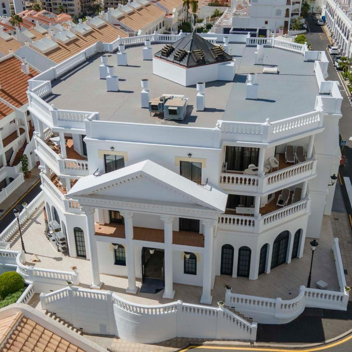 Ona Hollywood Mirage