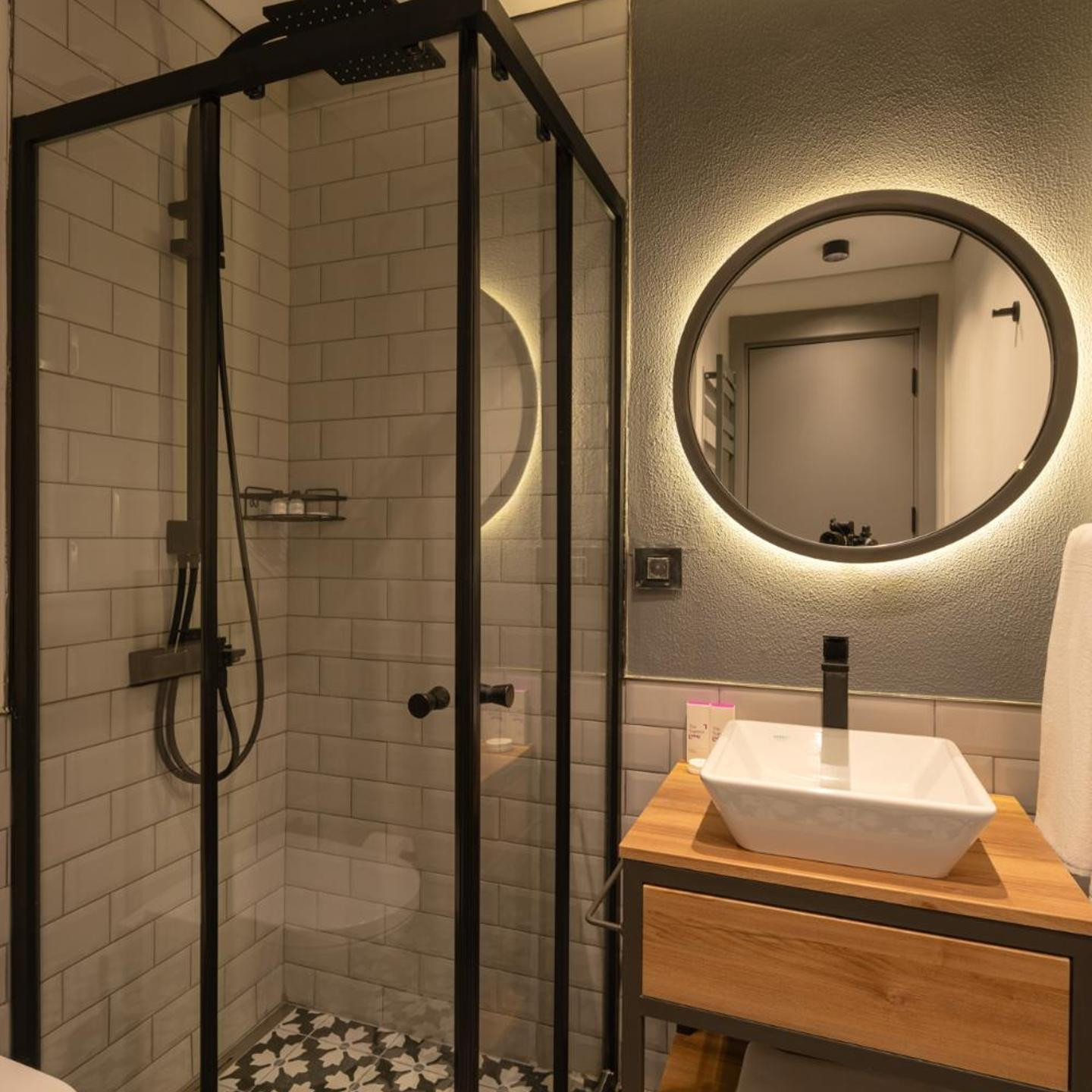 The Superior Living Kagithane