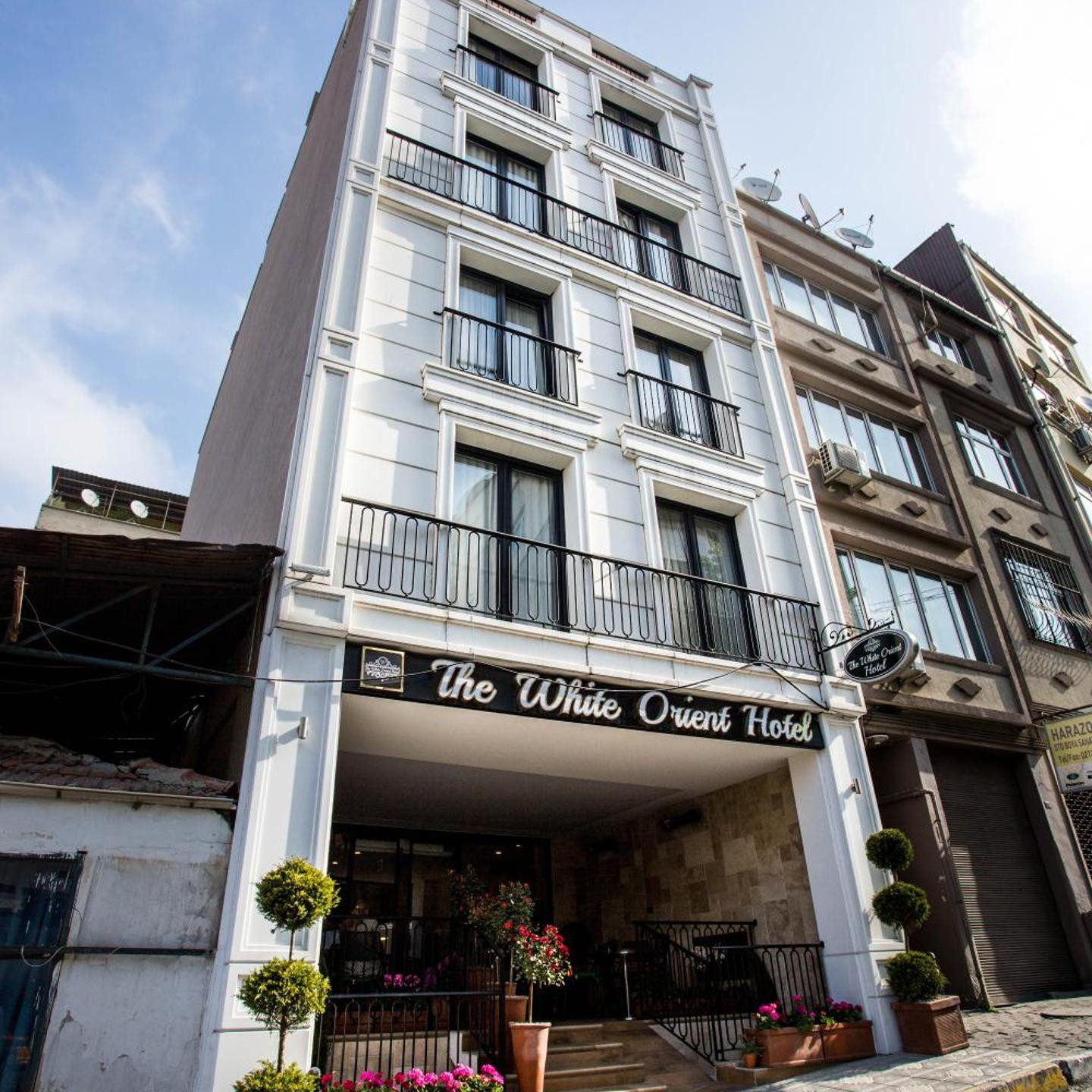 The White Orient Hotel