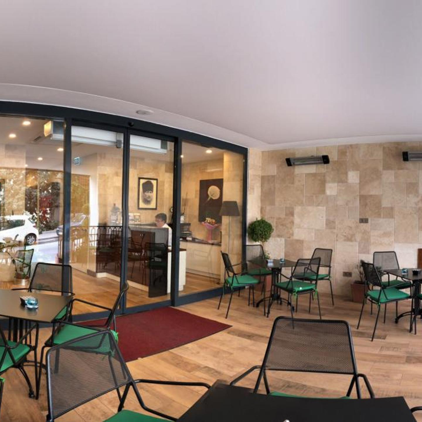 The White Orient Hotel