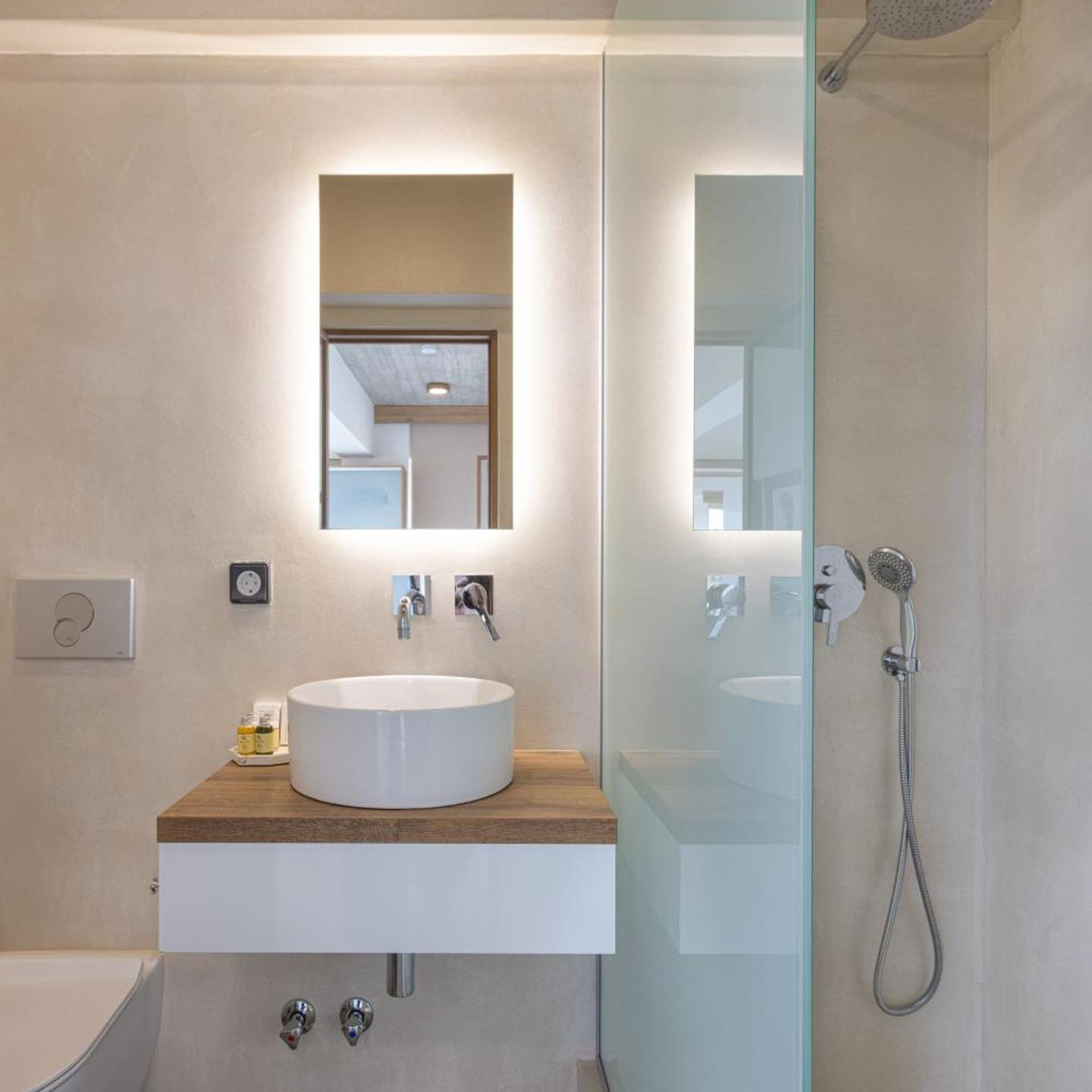 DOMUS AESTAS Luxury Residences