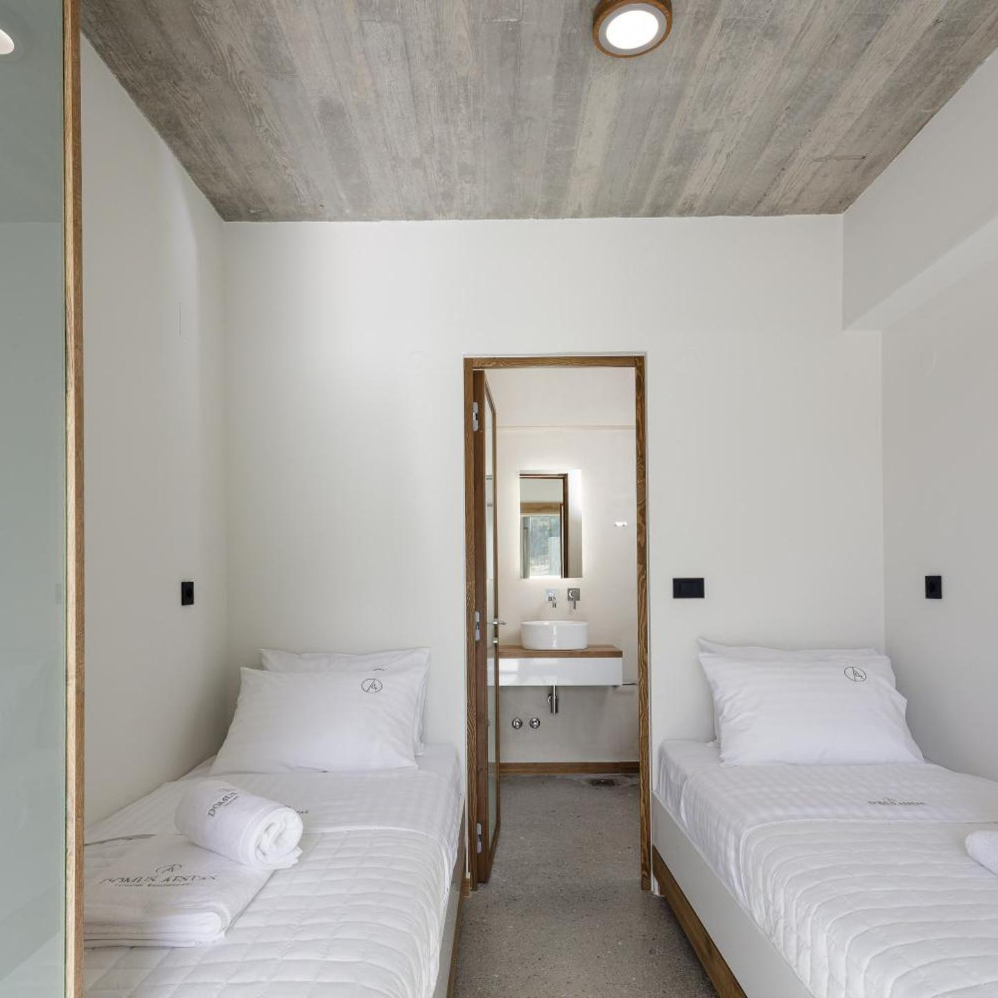 DOMUS AESTAS Luxury Residences