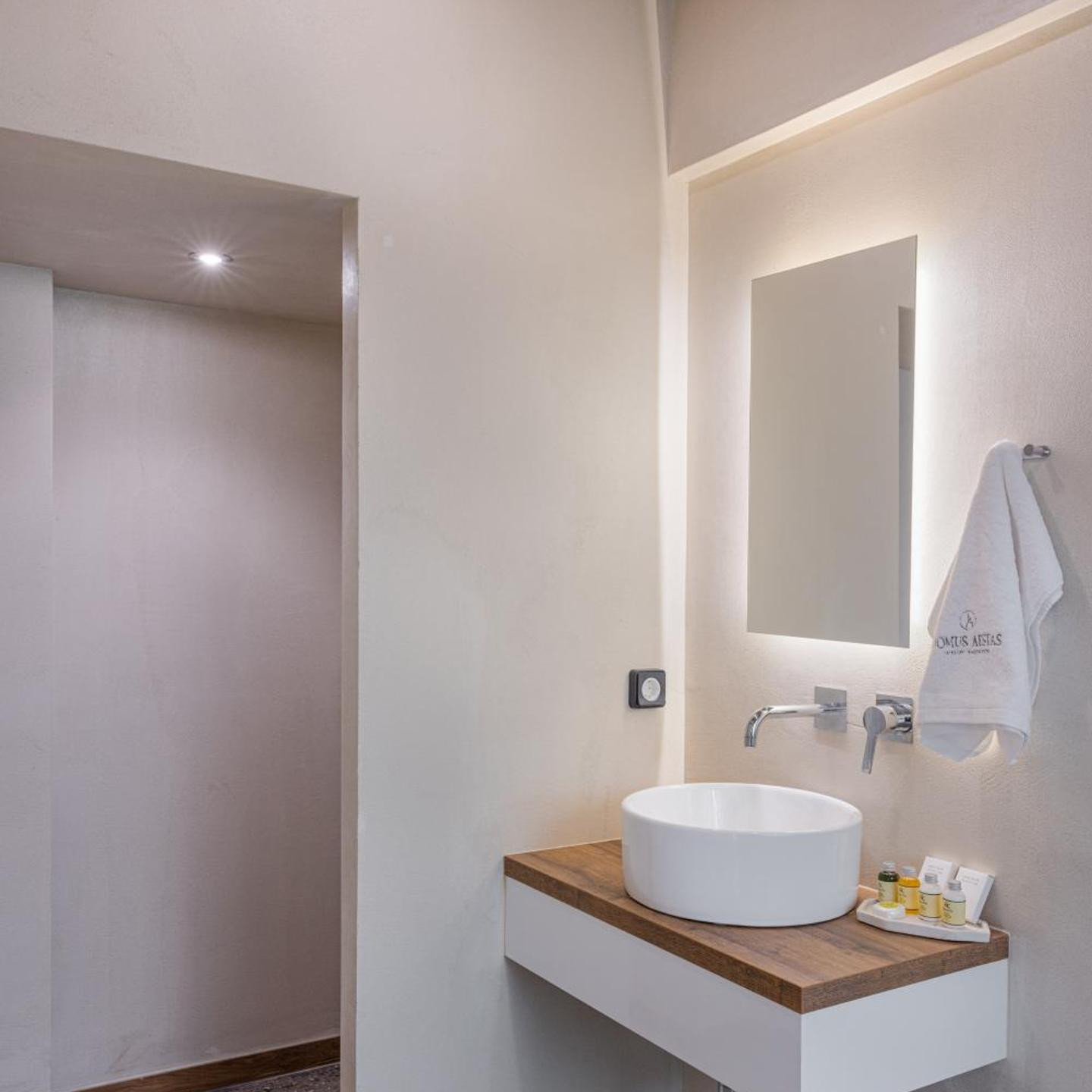 DOMUS AESTAS Luxury Residences