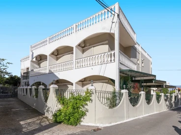 Bella Vista Hotel&Studios