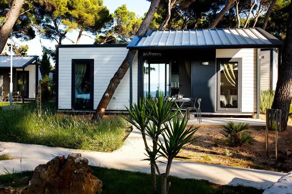 Waterman Beach Village camp&glamping