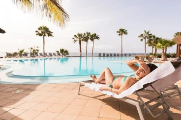 ROBINSON Esquinzo Playa