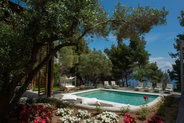 Elies 33 Bio Retreat