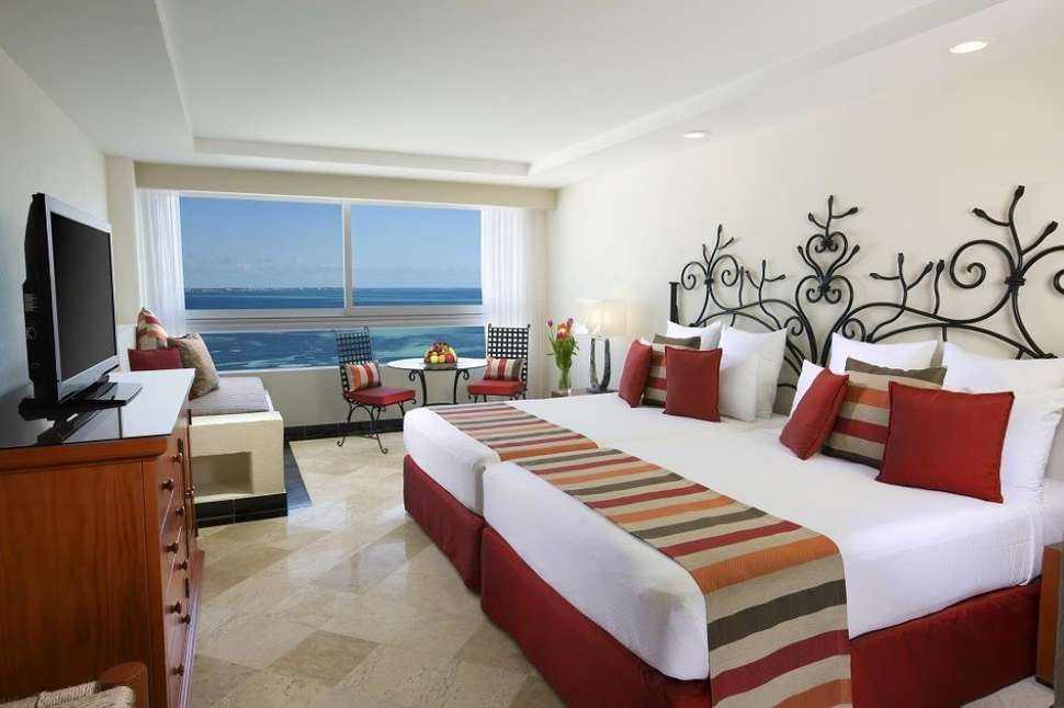 Grand Oasis Palm