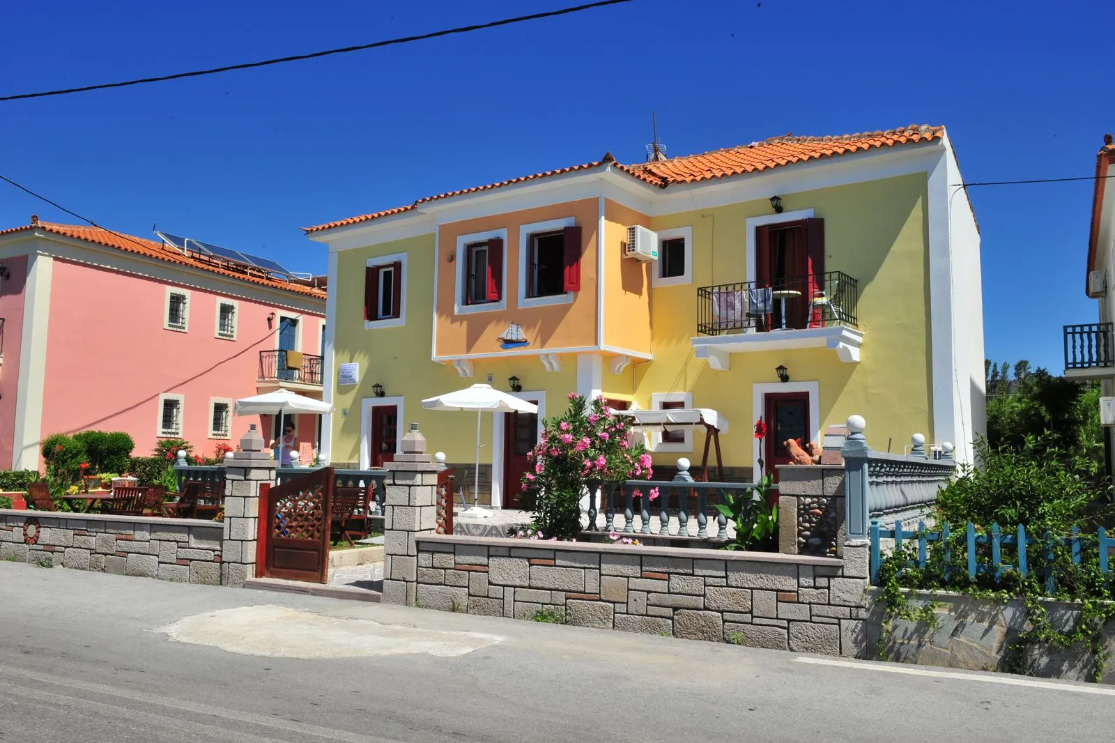 Toula Apartments&Studios