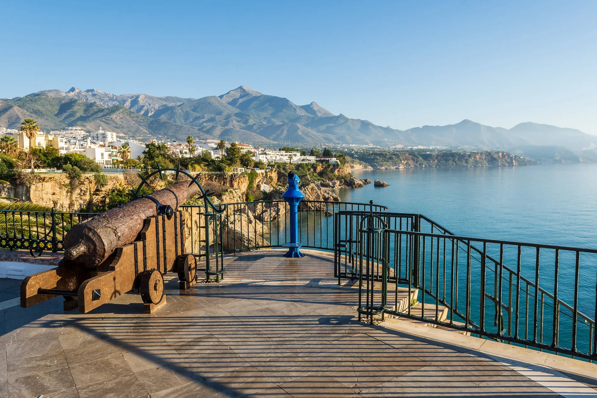 Ontdek Granada en de oostelijke Costa del Sol vanuit Nerja