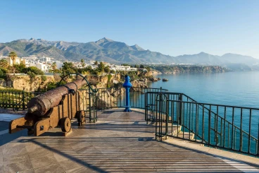 Ontdek Granada en de oostelijke Costa del Sol vanuit Nerja