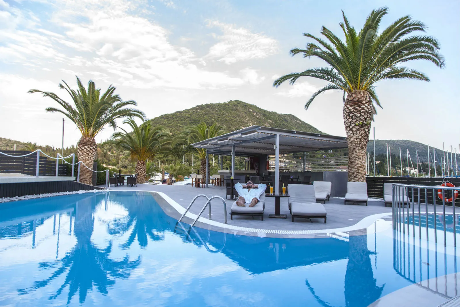 Armonia Luxury Hotel