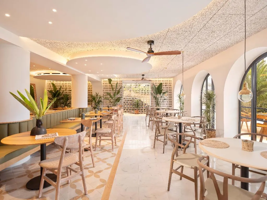 Vintage Hotel Bella Colina est. 1953