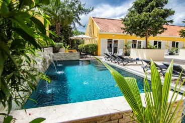 Bayside Boutique Hotel– Blue Bay Golf&Beach Resort