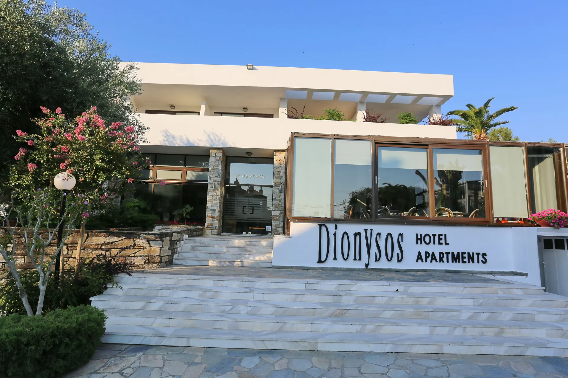 Dionysos Hotel&Suites