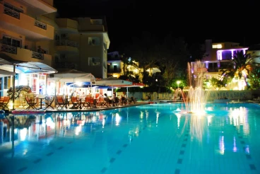 Koukounaria Hotel&Suites