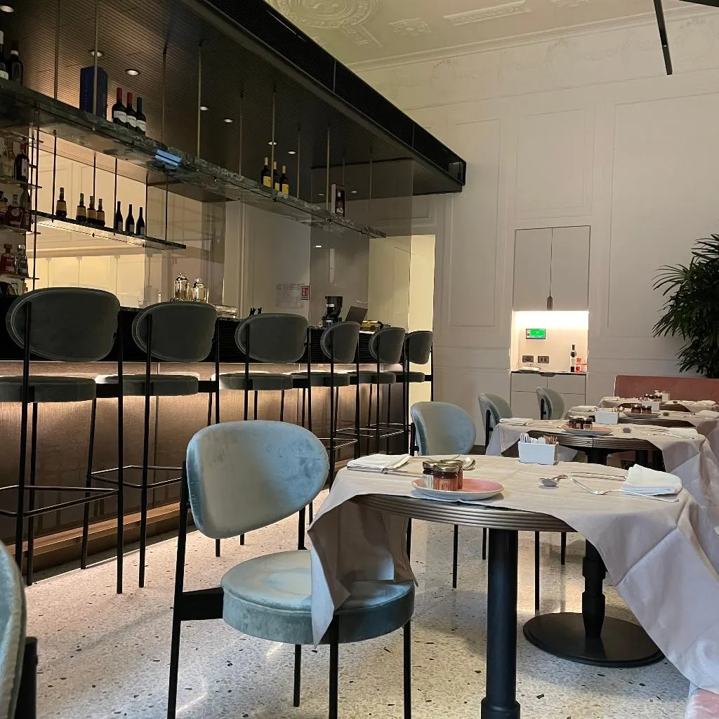 Hotel Corona d'Oro 1890