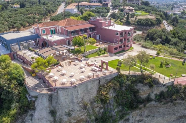 Balcony Hotel