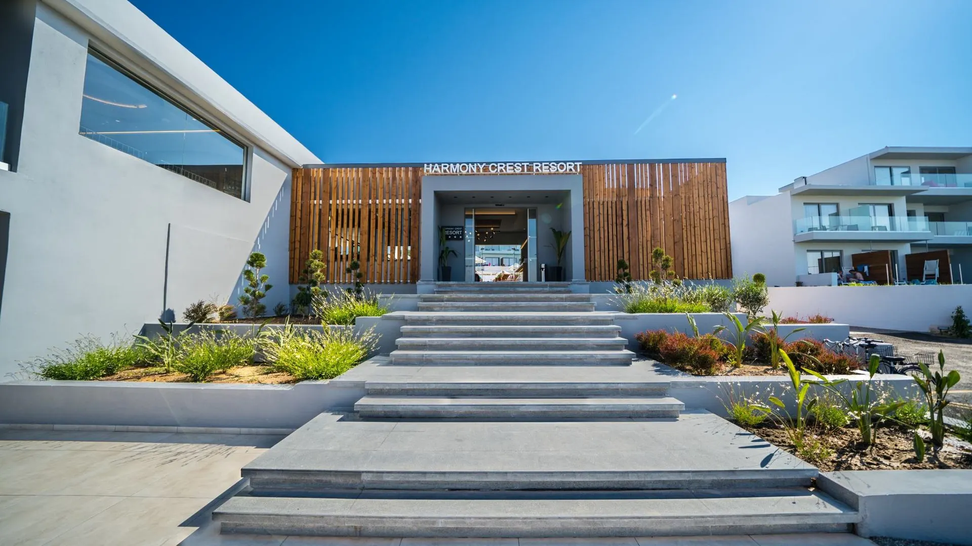 Harmony Crest Resort&Spa