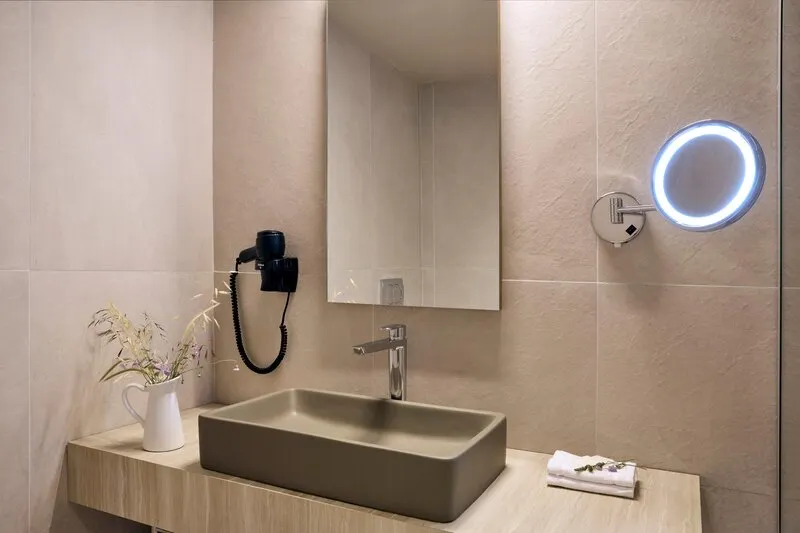 Zeus Eleva Kassandra Lagoon