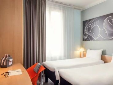 Ibis Daumesnil Porte Doree