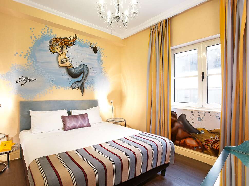 ATHENA, A Hotel to Live