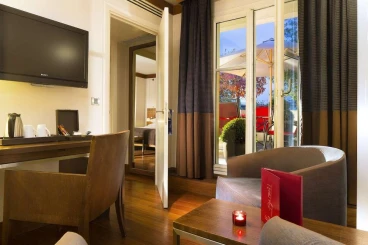 Grand Hotel Champs Elysees