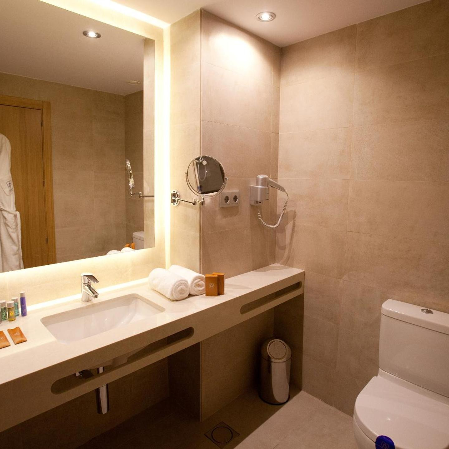 M.A. Hotel Sevilla Congresos