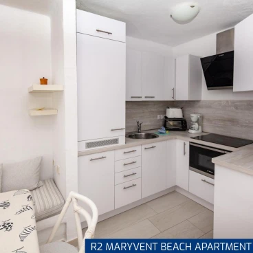 R2 Maryvent Beach Apartments