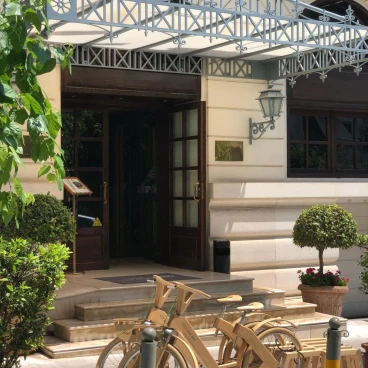 Hera Hotel