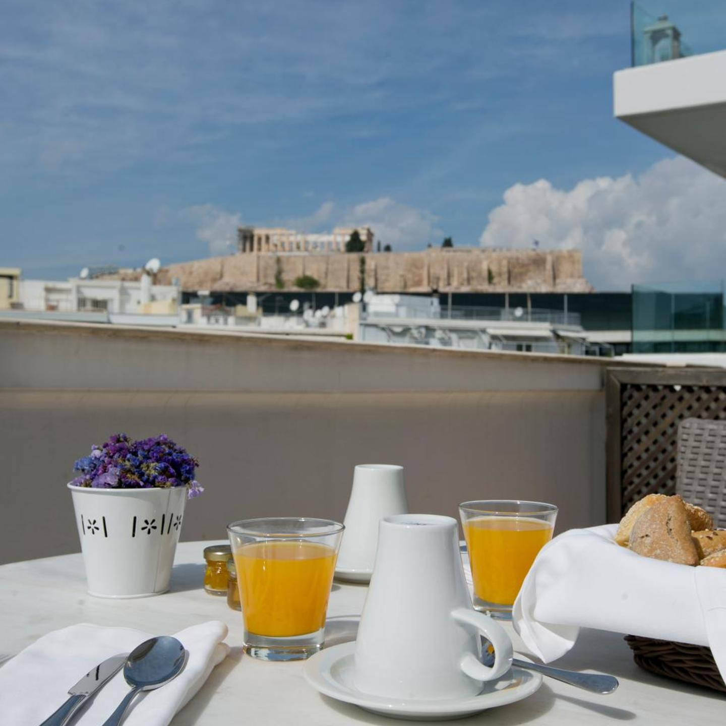 Hera Hotel