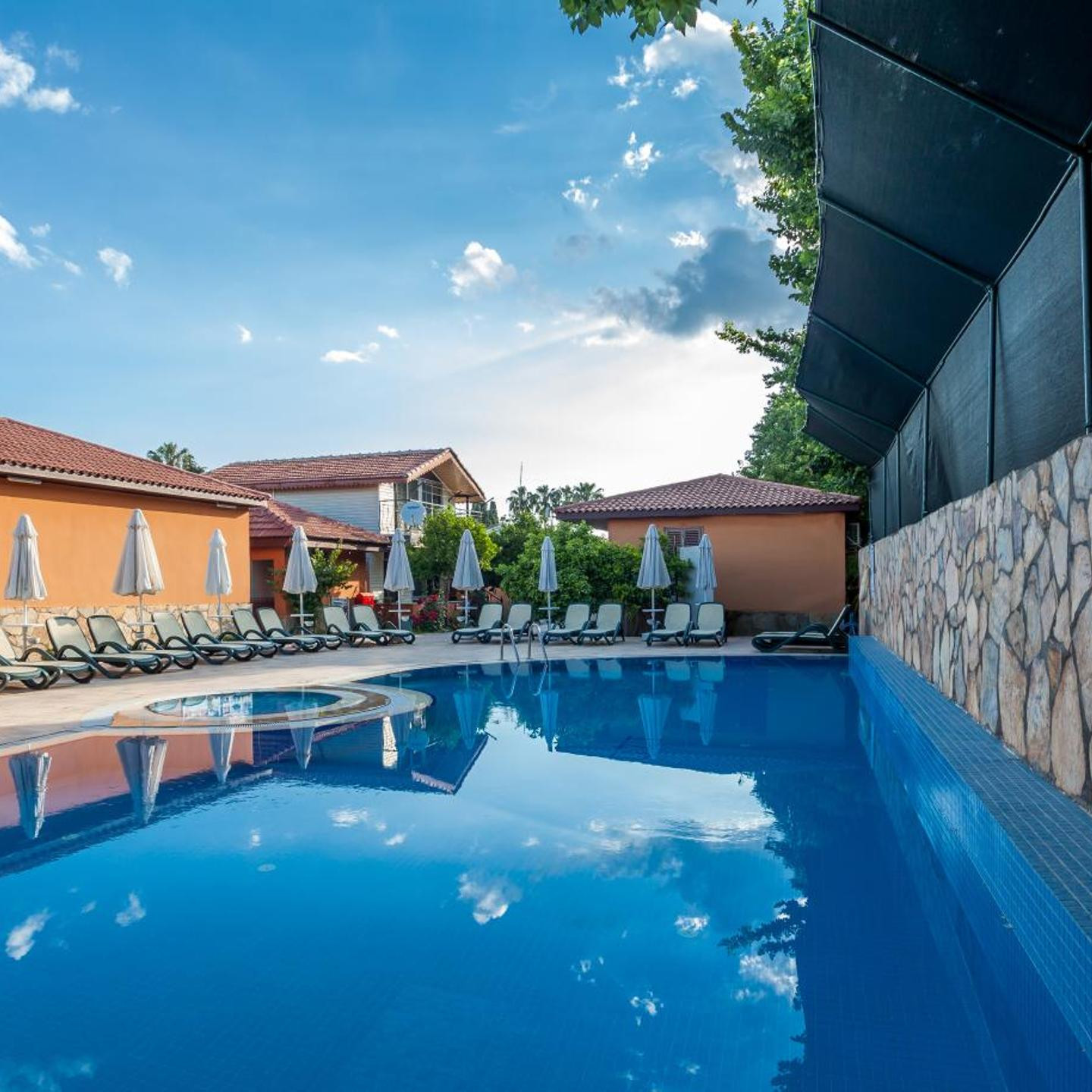 Ozlem Garden Hotel
