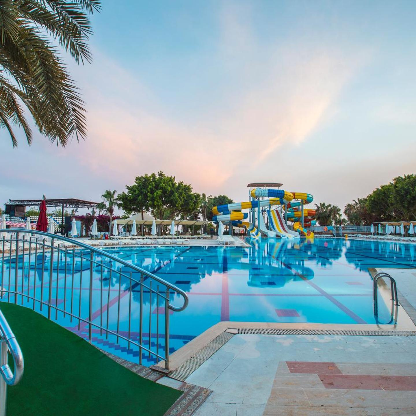 MERİDİA BEACH HOTEL