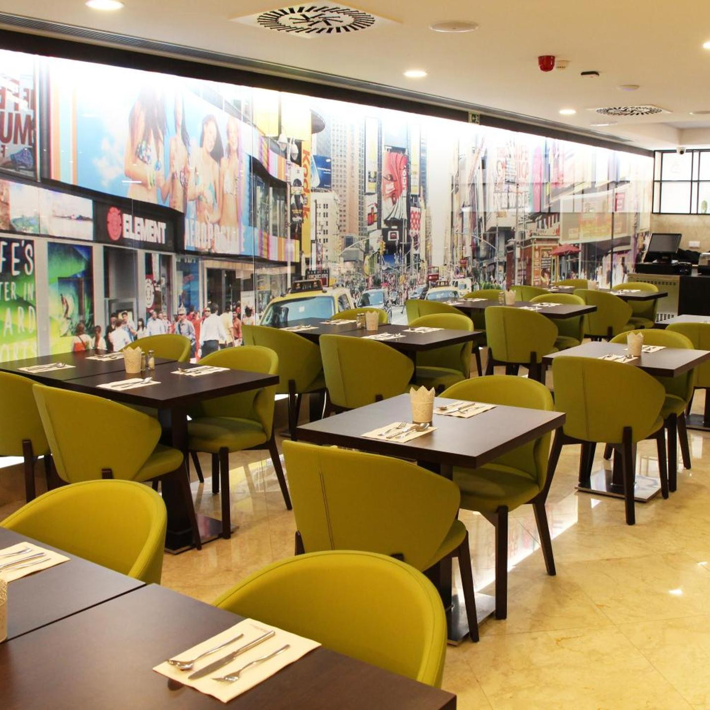 America Diamonds Hotel & Sushi Bar