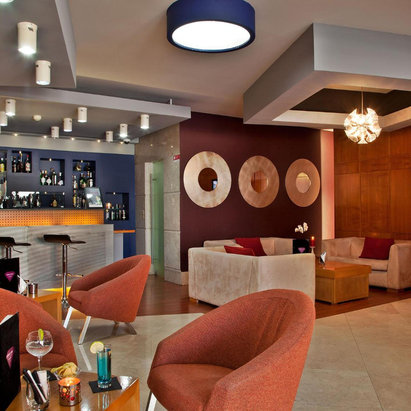 America Diamonds Hotel & Sushi Bar